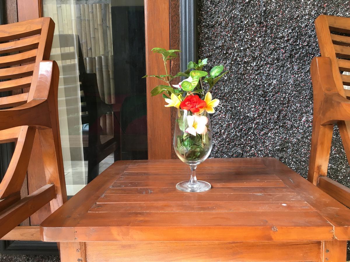 Yudhist Guest House Lembongan Esterno foto